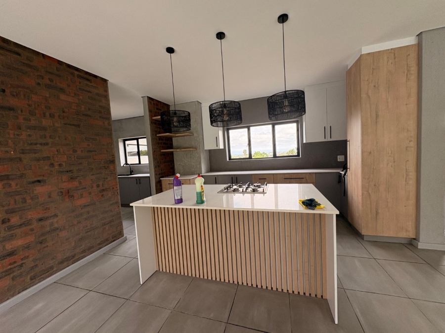 5 Bedroom Property for Sale in Cherry Creek Country Estate Western Cape